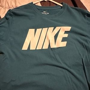 Men’s Nike tshirt.